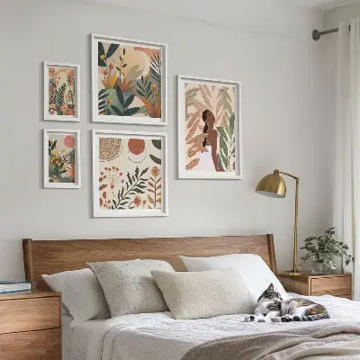 Billedkomposition til væg i boho-stil med en plantefigur
