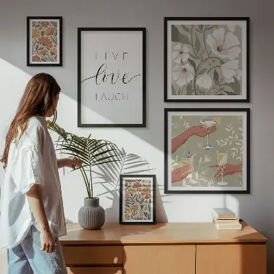 Billedkomposition til væg med stilfulde blomstergrafik-slogans