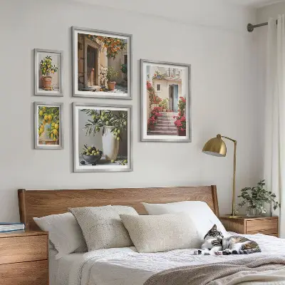 Billedsæt over sofa med motiv af atmosfærefyldte citrongader