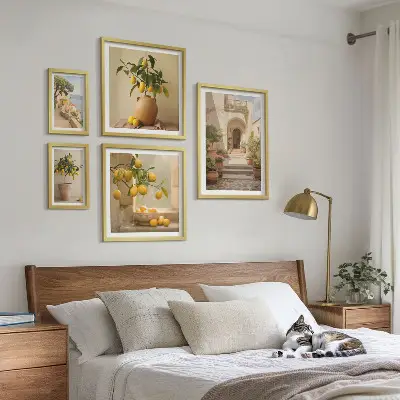 Billedsæt over sofa med stilfuldt citrusmotiv