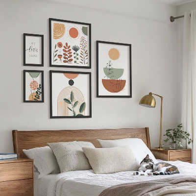 Billedsæt over sofa Stilfuld plante- og geometrisk grafik