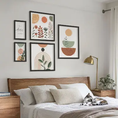 Billedsæt til væg over sofa stilfuld vægdekoration med plante- og geometrisk grafik