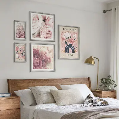 Billedkomposition til væg med blomsterdekorationer i boho-stil
