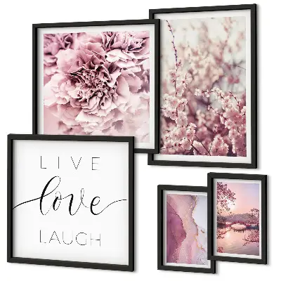 Billedkomposition til væg med blomstermotiver og pastelfarvede slogans