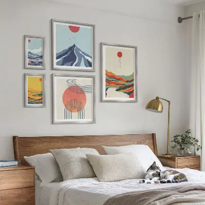 Abstrakte bjerglandskaber billedsæt over sofa