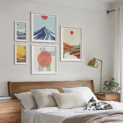 Abstrakte bjerglandskaber billedsæt over sofa