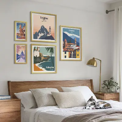 Europæiske bylandskaber billedsæt over sofa