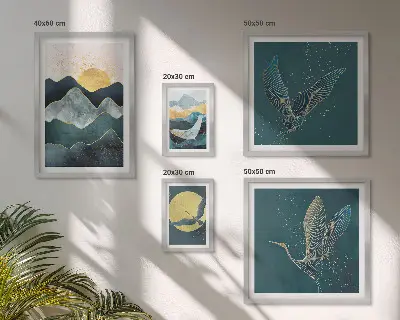 Billedsæt til væg over sofa med stilfuldt motiv af bjerge, fugle og sol