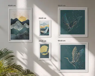 Billedsæt til væg over sofa med stilfuldt motiv af bjerge, fugle og sol