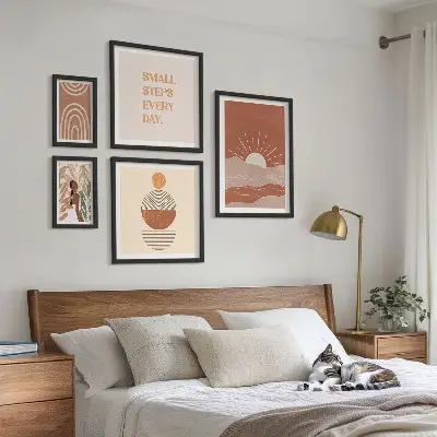 Billedkomposition til væg med naturpositive slogans i boho-stil