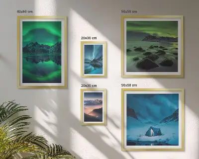 Billedsæt af vinterlandskaber i nordlysbjergene sæt til ophængning over sofaen