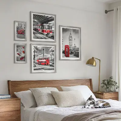 Billedsæt til væg over sofa motiver fra London med farveaccenter