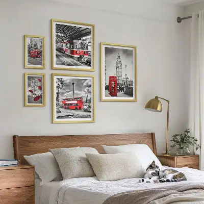 Billedsæt til væg over sofa motiver fra London med farveaccenter