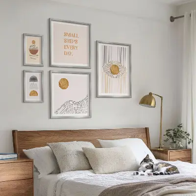 Abstrakt geometrisk billedsæt til ophængning over sofa