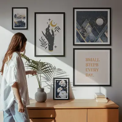 Billedsæt til væg over sofa i boho-stil med naturmotiver og citater