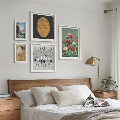 Billedsæt over sofa med asiatiske blomsterlandskaber