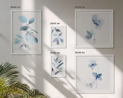 Billedsæt over sofa med blå planteaccenter
