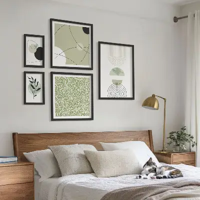 Abstrakte planteformer billedsæt over sofa