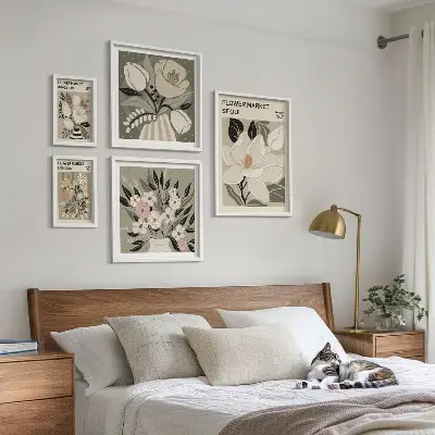 Billedsæt til over sofaen med blomstermønstre fra London og Seoul