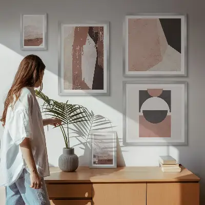 Abstrakte jordkompositioner billedsæt over sofa