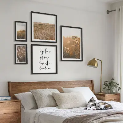 Billedkomposition til væg med naturlandskaber, blomster og ordsprog