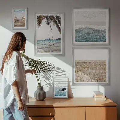 Billedsæt over sofa motiv af afslappende havudsigt