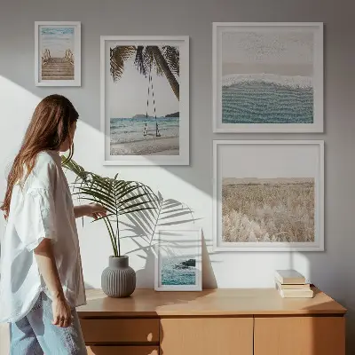 Billedsæt over sofa motiv af afslappende havudsigt