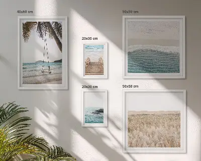 Billedsæt over sofa motiv af afslappende havudsigt