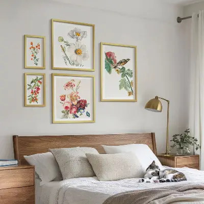 Billedkomposition til væg med vintage blomsterfugle