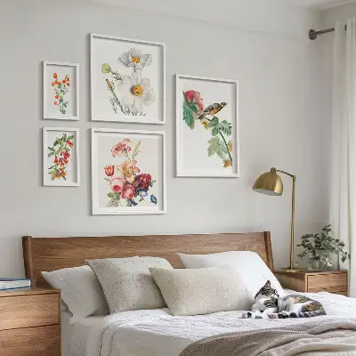 Billedkomposition til væg med vintage blomsterfugle