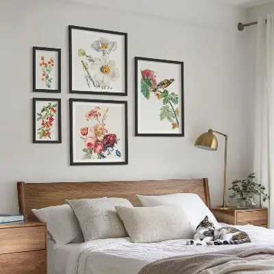 Billedkomposition til væg med vintage blomsterfugle