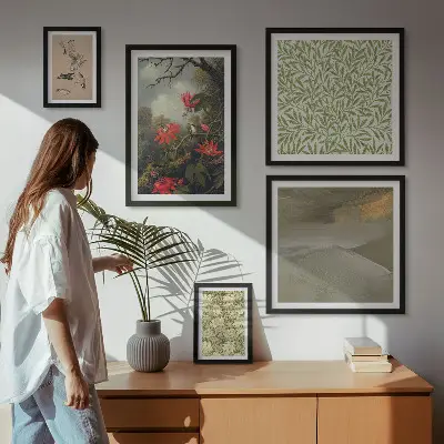 Billedkomposition til væg med naturlige motiver af blomster og fugle