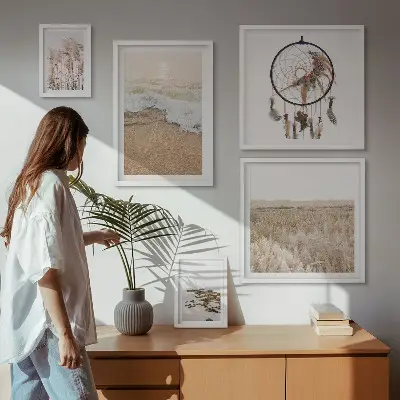 Billedsæt over sofa med naturlige strandlandskaber