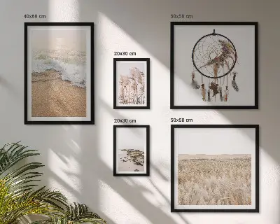 Billedsæt over sofa med naturlige strandlandskaber