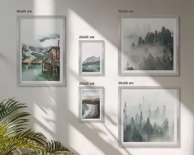 Vægdekoration med bjerglandskab motiv af bjerge, hytter og vand