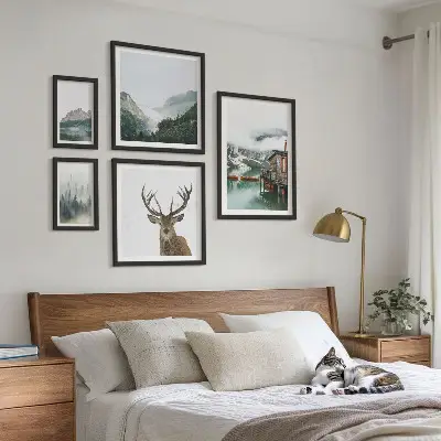 Billedsæt over sofa med bjerglandskaber i naturen