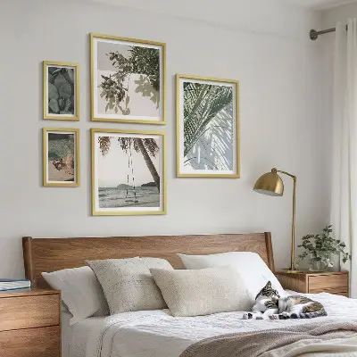Billedsæt til ophængning over sofa med tropiske afslappende planter