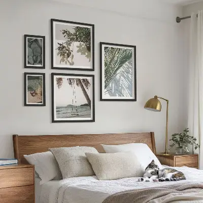 Billedsæt til ophængning over sofa med tropiske afslappende planter