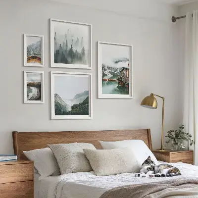 Billedsæt til væg med bjerglandskaber, huse og vand