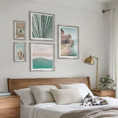 Billedsæt til væg over sofa stilfuldt motiv med udsigt over havet