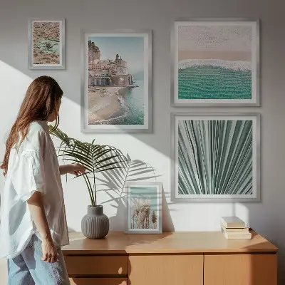 Billedsæt til væg over sofa stilfuldt motiv med udsigt over havet
