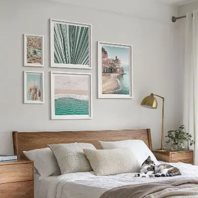 Billedsæt til væg over sofa stilfuldt motiv med udsigt over havet