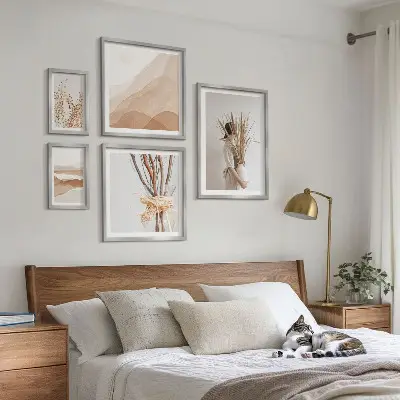 Billedkomposition til væg med stilfulde boho planter og landskaber