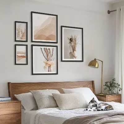 Billedkomposition til væg med stilfulde boho planter og landskaber