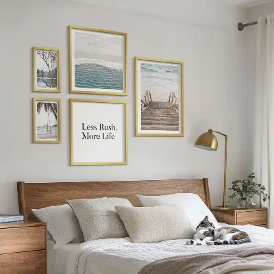 Billedsæt til væg over sofa med motiv af strande, fred og havudsigt