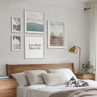 Billedsæt til væg over sofa med motiv af strande, fred og havudsigt