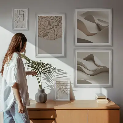 Billedsæt over sofa med abstrakte beige mønstre