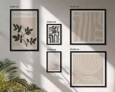 Billedsæt over sofa med stilfulde neutrale plantemotiver
