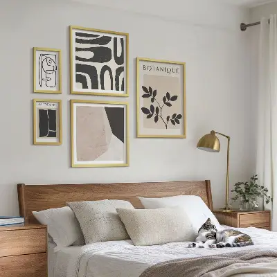 Billedkomposition til væg i stilfuld minimalistisk grafik