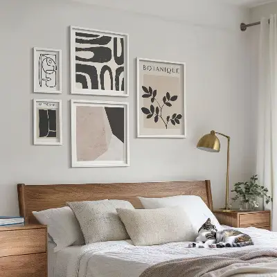 Billedkomposition til væg i stilfuld minimalistisk grafik